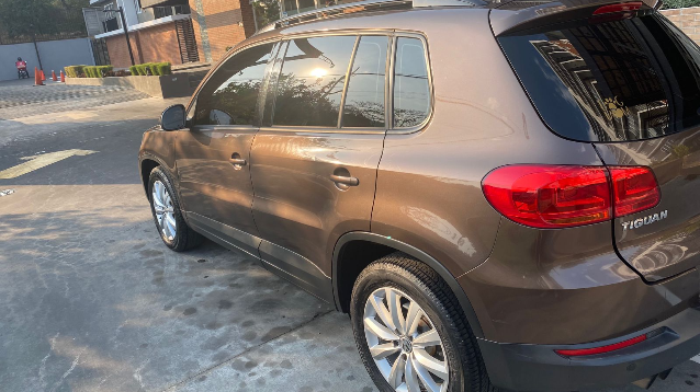 VOLKSWAGEN TIGUAN - 2013